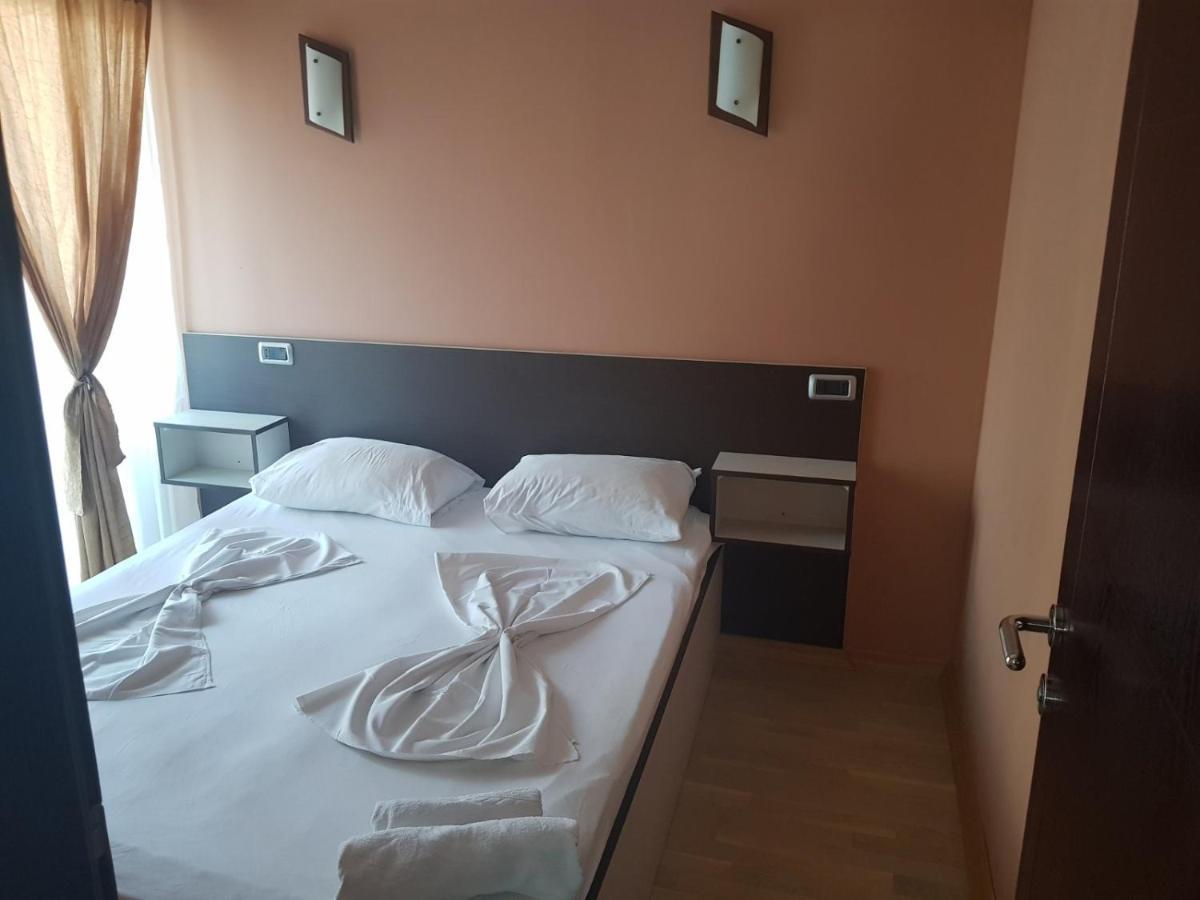 Vilaelenamarko Budva Eksteriør billede